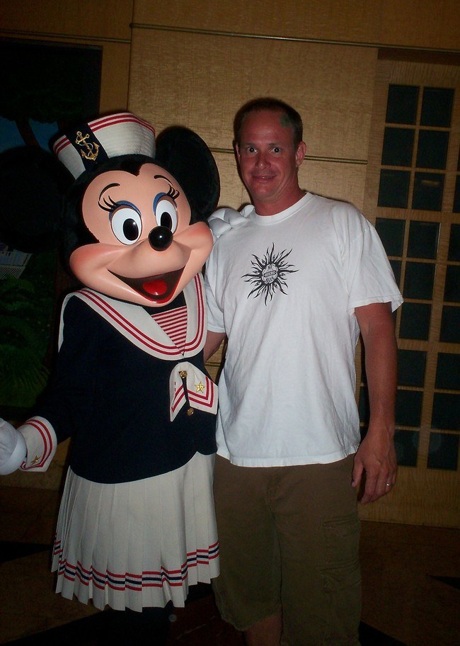 Guess were my hand is .................... on her mouse ass