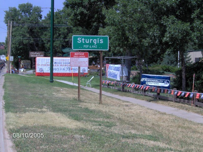 Sturgis-C- SD.. population 6-C-442