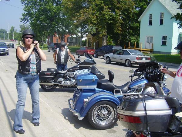Mo and her trike - it`s a beauti!
