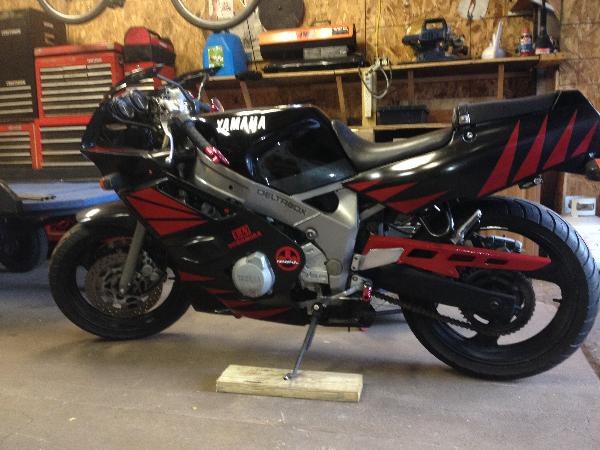 Jeffa`s 1992 yamaha FZR 600