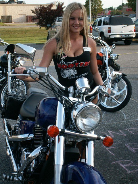 Bike Night Hooter Fairview Hieghts. IL