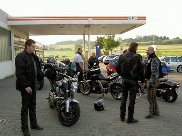 some nomads ready to ride