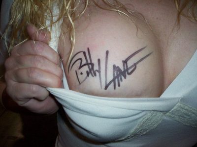 there IS a signature in this picture